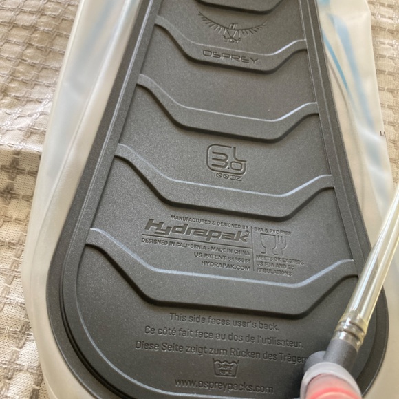 Like New Osprey Reservoir, 3L - Picture 2 of 3